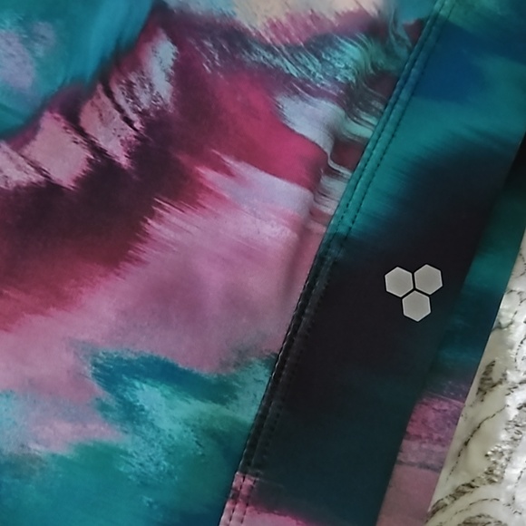 Tek Gear 2X  Ultra Stretch Medium Support V-neck Bra - Picture 3 of 7